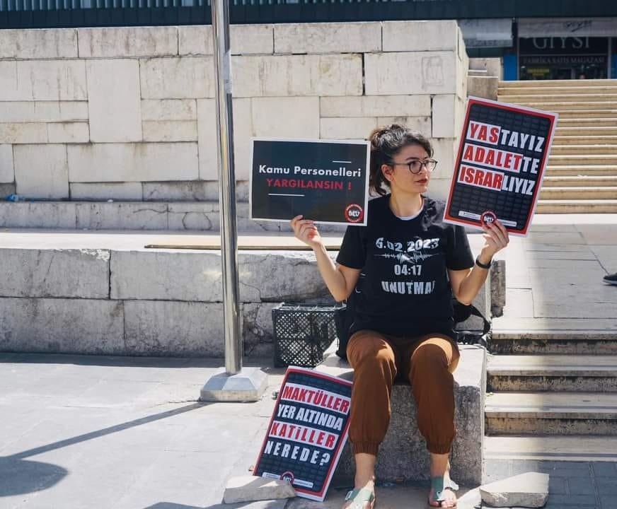 Döne Kaya, who lost family members in the February 6, 2023 earthquake in Türkiye, actively campaigns for accountability for earthquake deaths with the Platform for Families in Pursuit of Justice. 