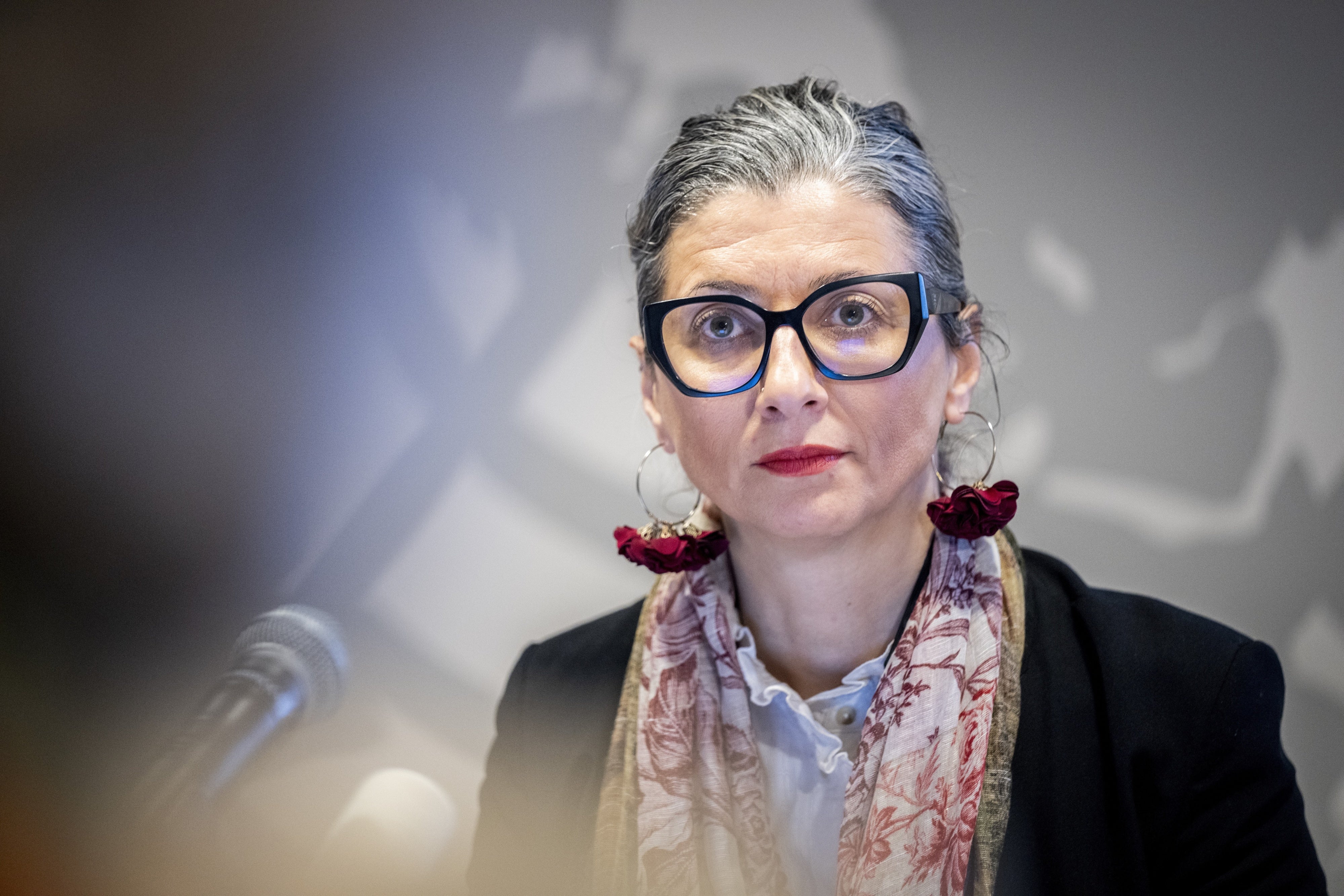La Rapporteuse spéciale des Nations Unies pour les territoires palestiniens occupés, Francesca Albanese, photographiée lors d'une conférence de presse au centre Forenede Nationer Byen (« Cité des Nations Unies ») à Copenhague, au Danemark, le 5 février 2025. 