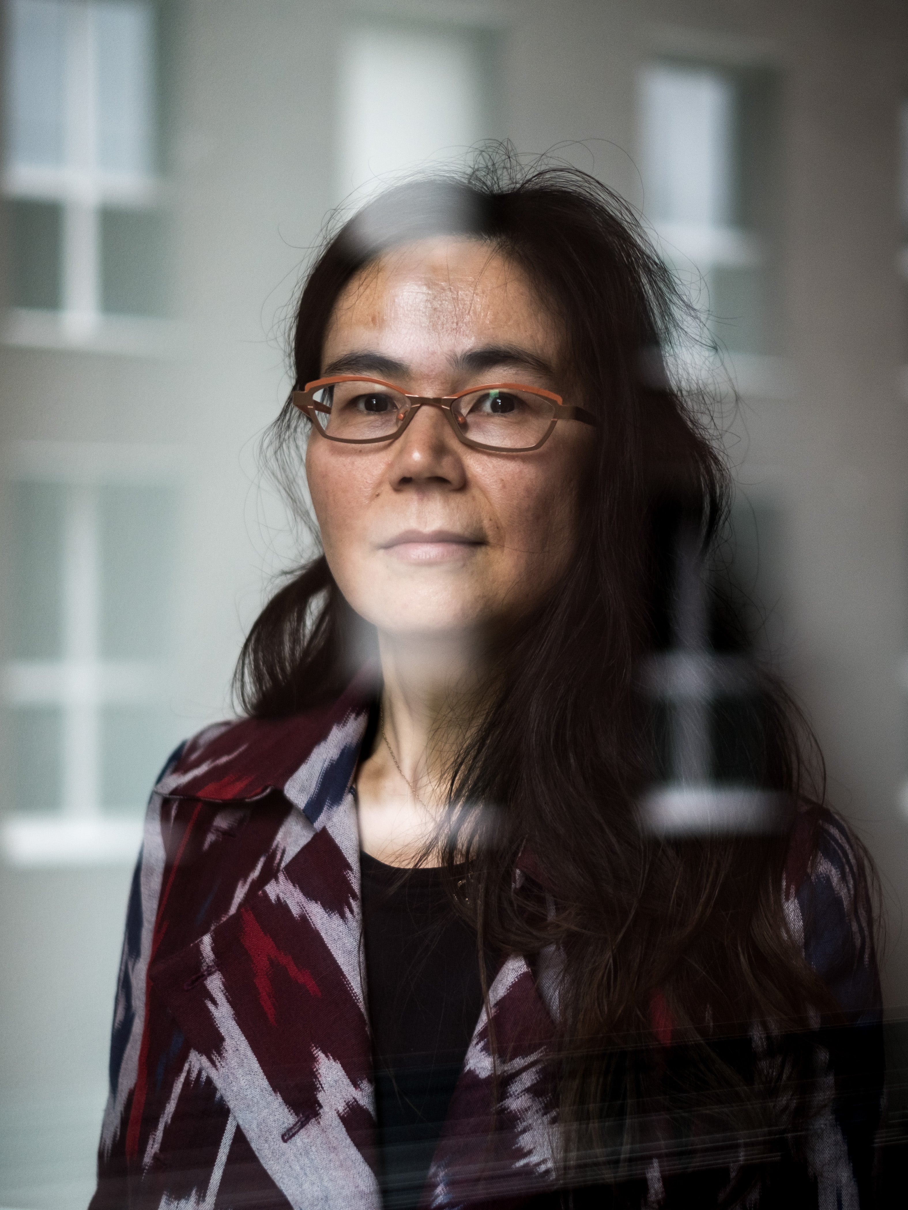 Dr Dilnur Reyhan,  éminente universitaire et militante française ouïghoure, présidente de l'Institut ouïghour d'Europe.