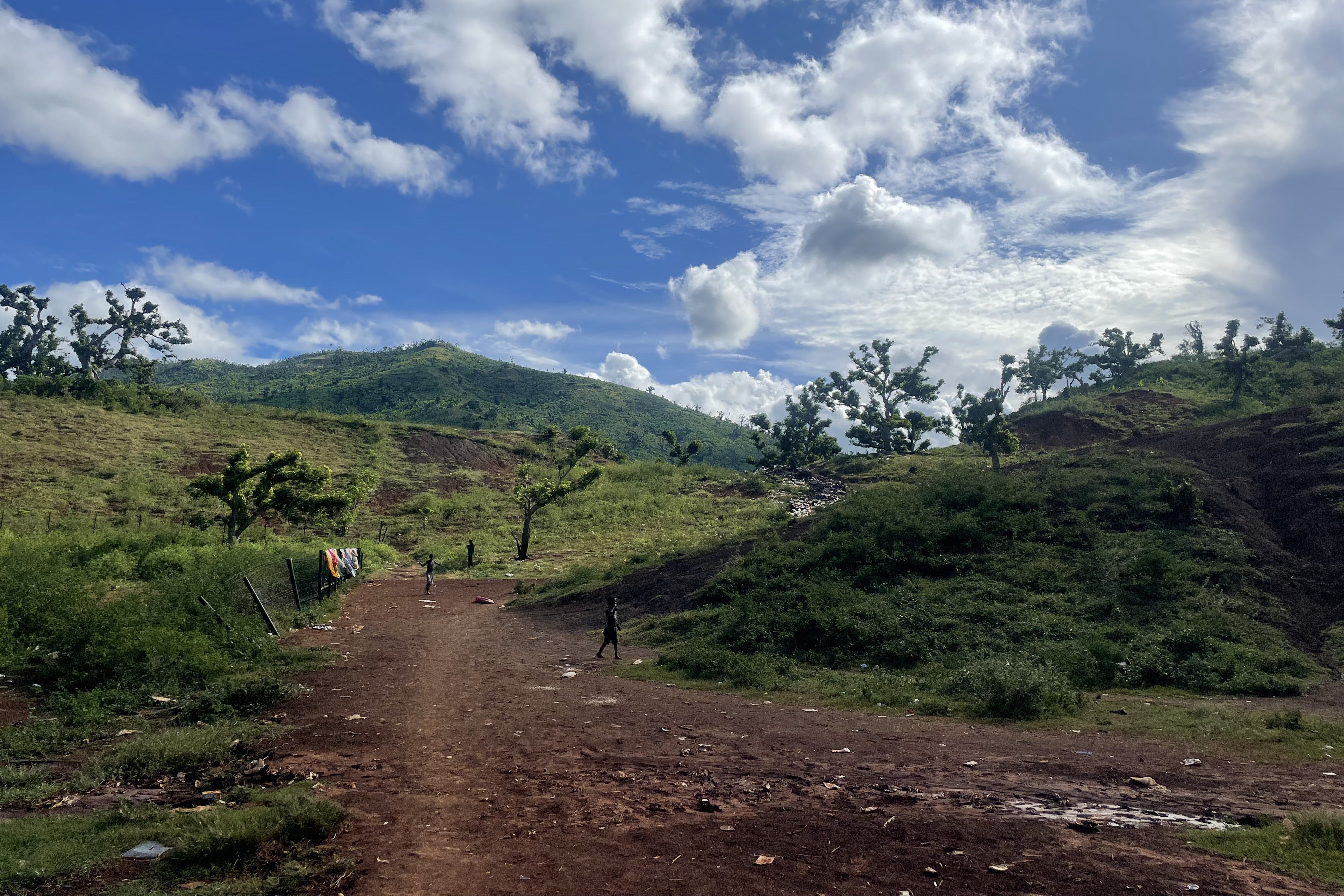 Children playing in an informal settlement in Tsoundzou I