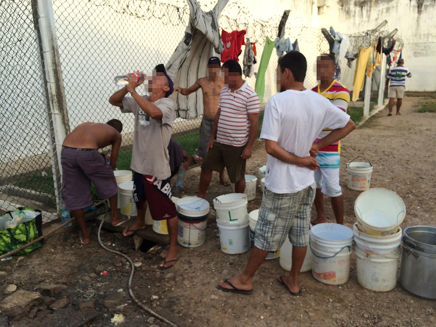 Pátio na Penitenciária Agro-Industrial São João