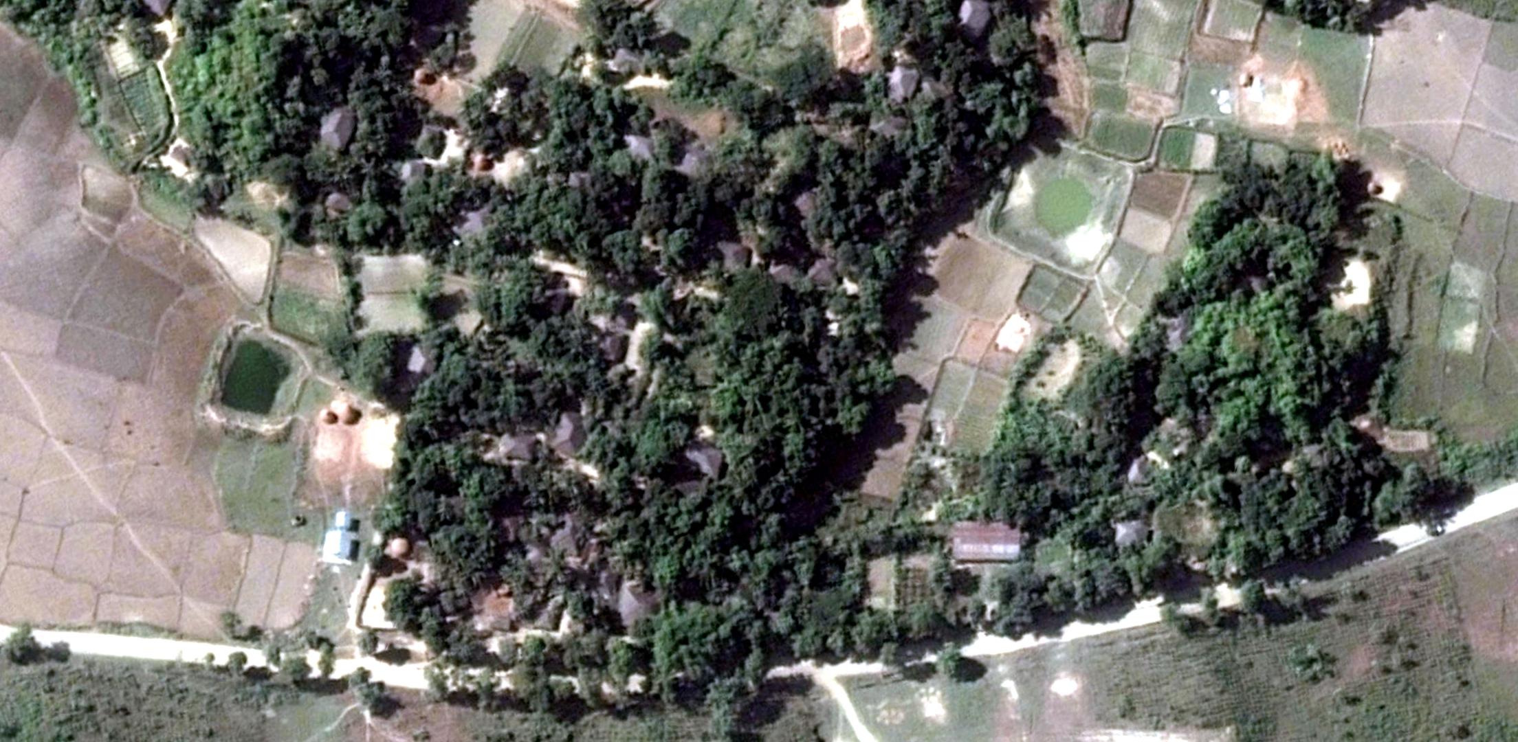 Building destruction in the village of Wa Peik (Kyee Kan Pyin), Maungdaw District