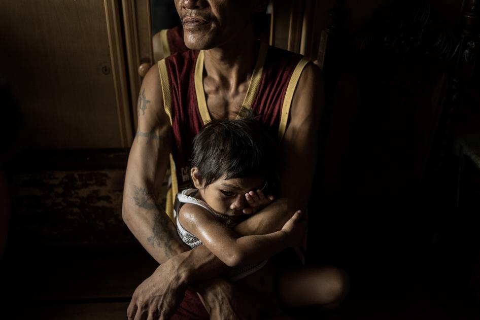 37岁的杰森・艾桑逊（Jayson Asuncion）向警方自首，承认长期吸食安非他命（冰毒），2016年9月15日。