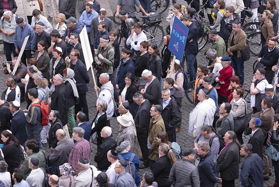 201906europe_germany_antisemitism_march