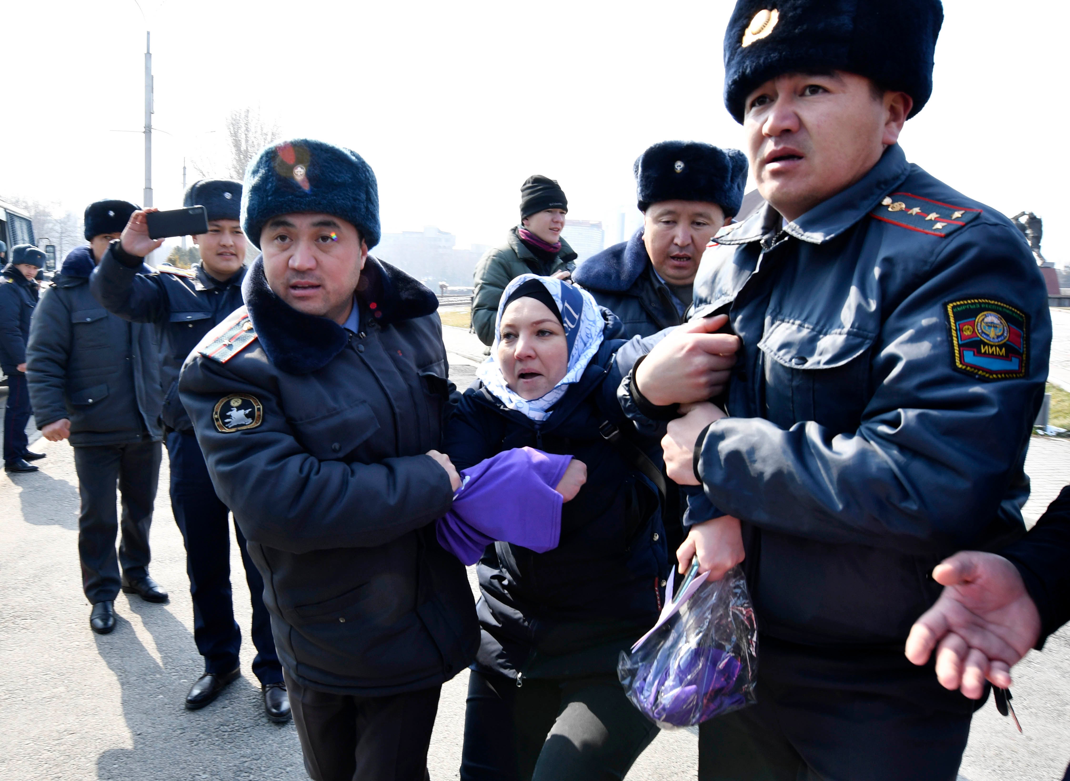202003eca_Kyrgyzstan_womensmarch