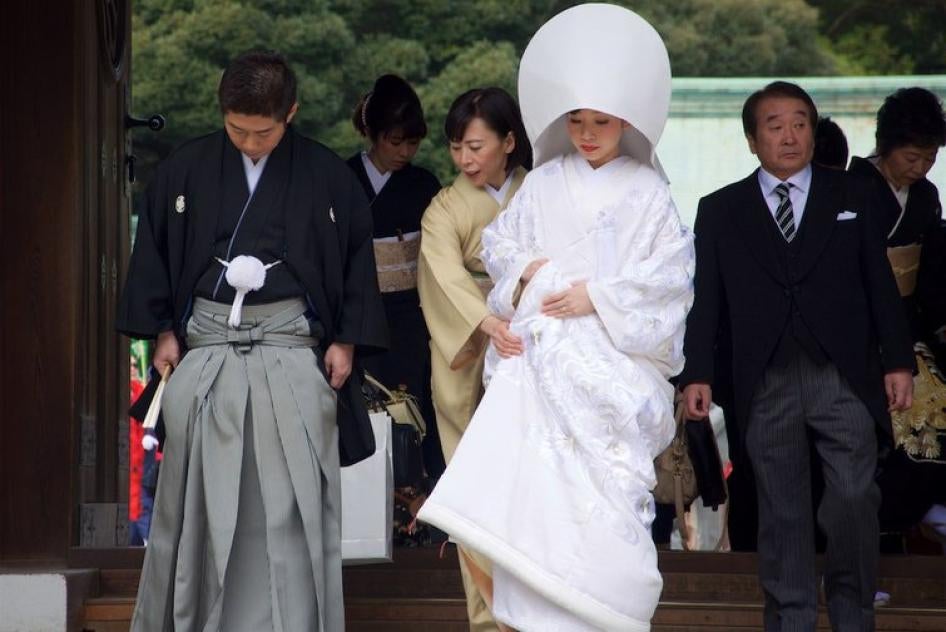 Traditional wedding ceremony at Meiji Shrine, Tokyo | Image: Jon Connell/Wikimedia Commons CC BY 2.0