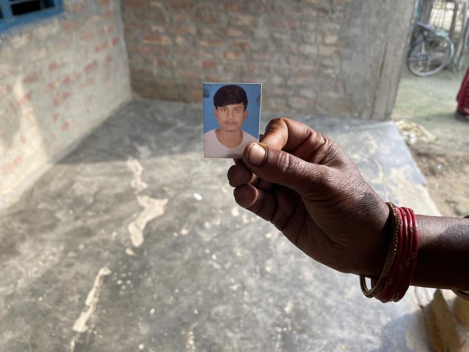 صورة عامل مات في قطر. 