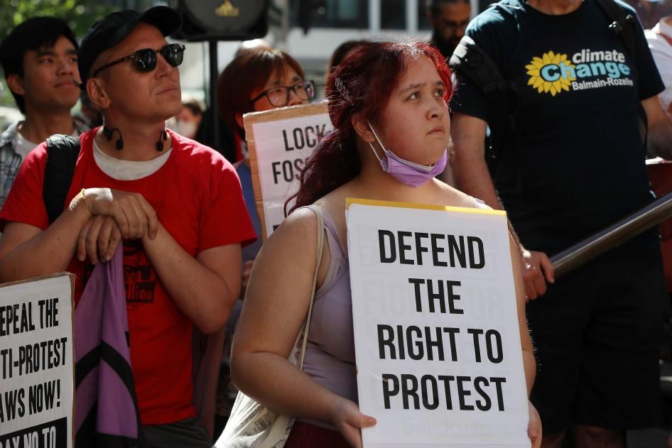 202305asia_australia_climate_protesters