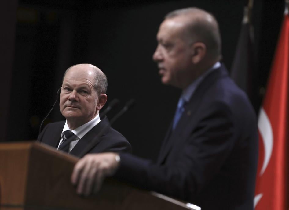 Germany's Chancellor Olaf Scholz, left, and Turkish President Recep Tayyip Erdogan in Ankara, Turkey, March 14, 2022.