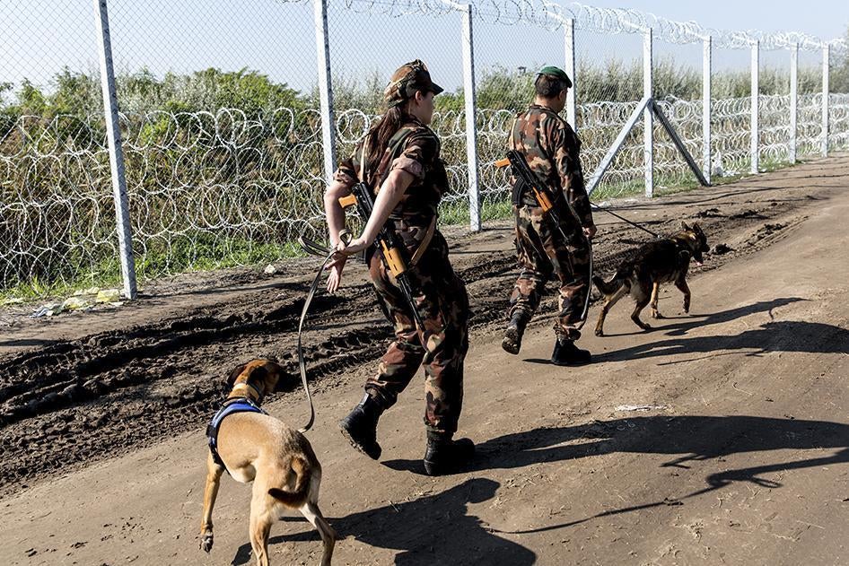 Hungarian soldiers patroling border