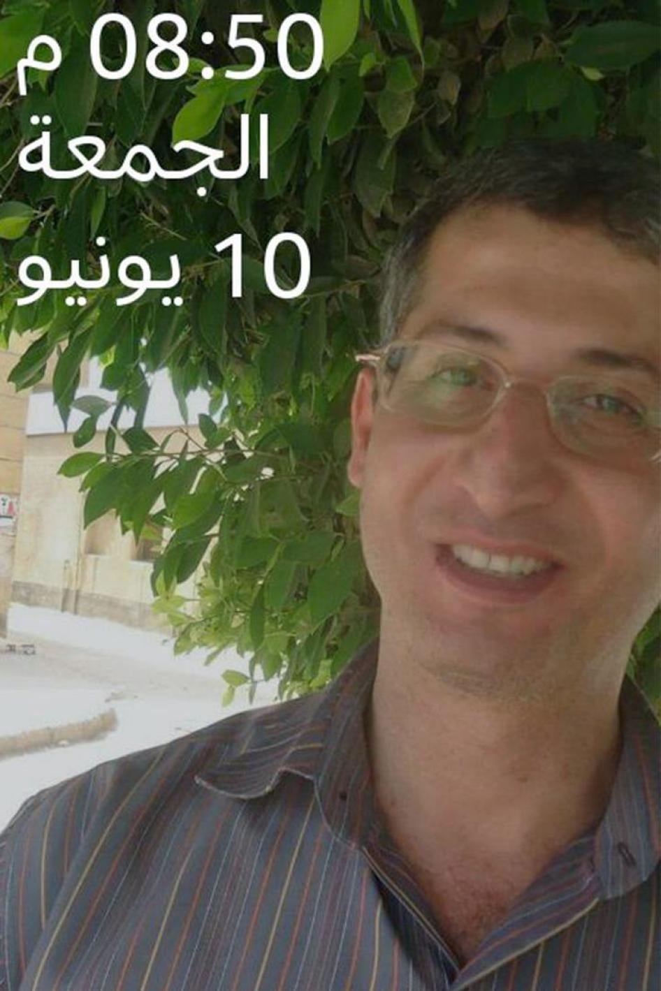 عماد حسن، عضو في "الإخوان المسلمين"، تم تشخيص إصابته بالسرطان في يناير/كانون الثاني 2015، لكن السلطات لم تبلغ عائلته إلى أن أرسلته إلى المستشفى بعد 6 أشهر، بحسب زوجته. طلبت السلطات تراخيص مضنية لأداء إجراءات بسيطة، مثل نقله إلى طابق مختلف في المستشفى. 