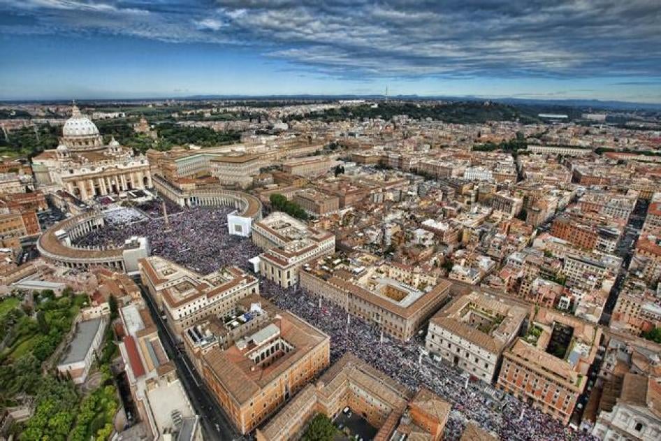 Aerial view of St. Peter's square in the Vatican.