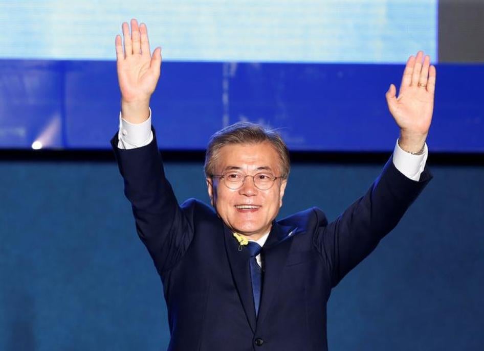 South Korea's president-elect Moon Jae-in celebrates at Gwanghwamun Square in Seoul, South Korea, May 9, 2017. 