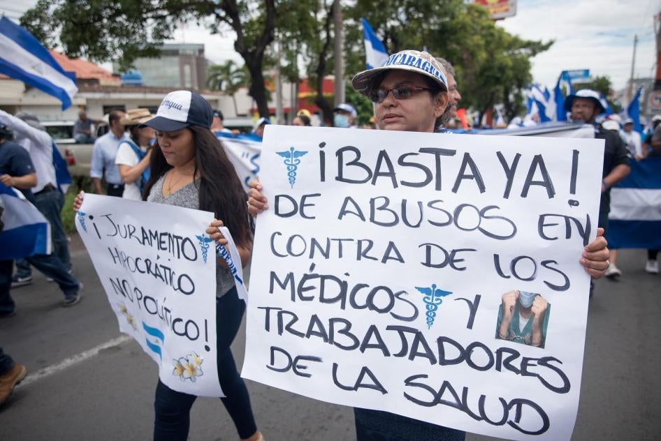 Demonstration in support of doctors arbitrarily dismissed by the Nicaraguan Health Ministry authorities in apparent retaliation for participating in protests or otherwise disagreeing with government policy.