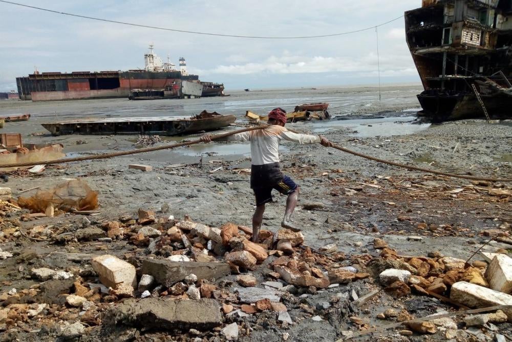 202309asia_bangladesh_shipbreakers_3