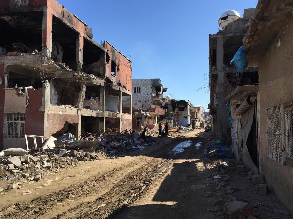 Security operations and armed clashes in Cizre from December 2015 to February 2016 damaged homes in the affected neighborhoods. The authorities began demolition immediately afterwards. 