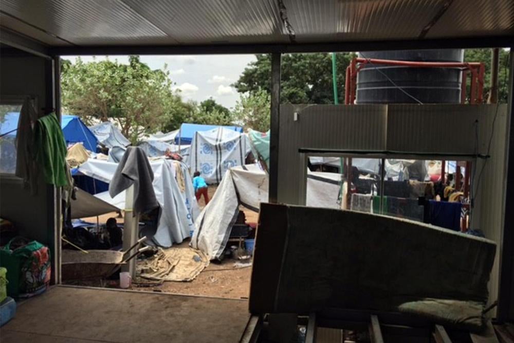 A shell struck this trailer in the UN base at Thongpiny, Juba, South Sudan, on July 11 injuring several civilian IDPs who camped near it. 