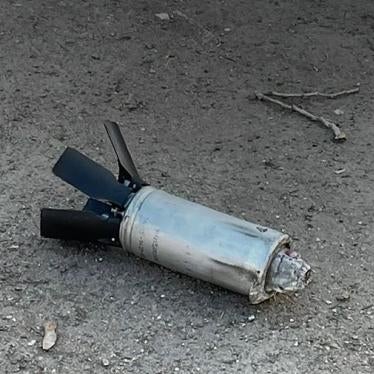 L’une des dangereuses sous-munitions retrouvées à Mykolaïv, en Ukraine, suite à des attaques russes menées les 7, 11 et 13 mars 2022. Capture d’écran d’une vidéo filmée par un habitant.