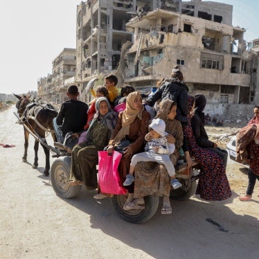 Displaced Palestinians flee after an evacuation order by the Israeli military in Jabalia in the northern Gaza Strip on October 23, 2024. 