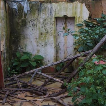 A home in the rural area of Municipality San Carlos Antioquia abandoned by persons displaced by violence, with graffiti of a woman’s body left by armed groups.