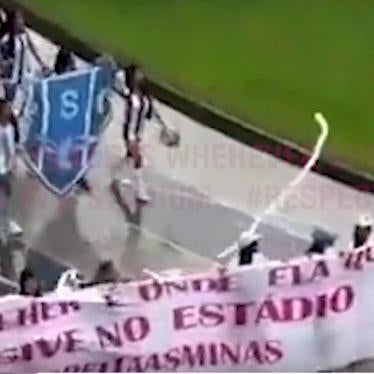 Taking advantage of the anonymity of the crowd, the Remo fans first booed them and then chanted demeaning lyrics about kissing and having sex with Paysandu women.